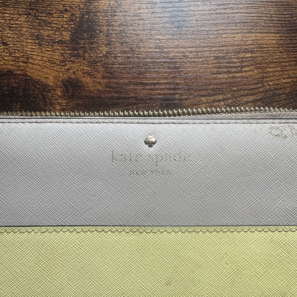 Kate Spade Wallet - Picture 2 of 12